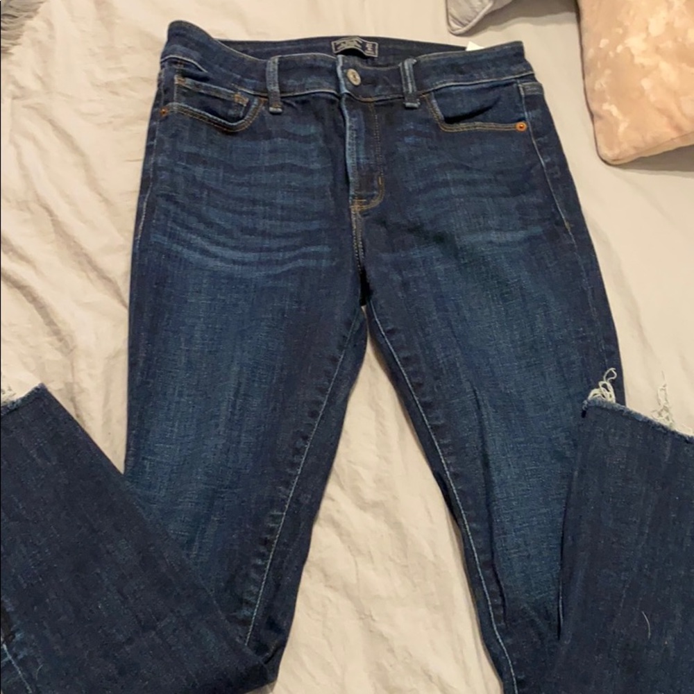 Skinny jeans with zipper at ankle
